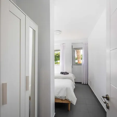 Appartement Jardin 1 *